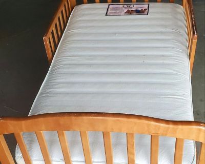 FREE‼️ FREE‼️ Toddlers Bed