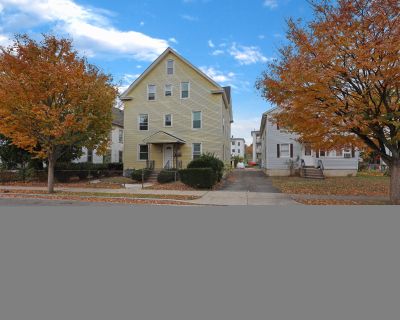 3 Bedroom 1BA 1301 ft Apartment For Rent in New Britain, CT