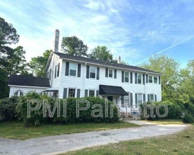 2 Bedroom 1BA 1000 ft Pet-Friendly Apartment For Rent in Winnsboro, SC