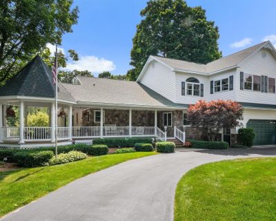 4 Bedroom 3BA 4225 ft Single Family House For Sale in Traverse City, MI