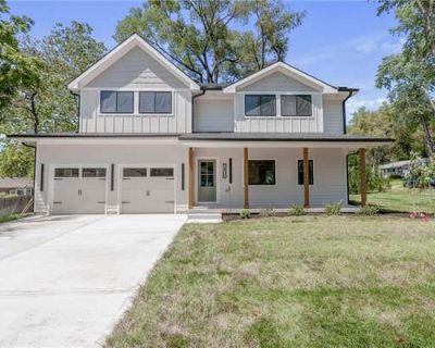 4 Bedroom 4BA 2225 ft Single Family Home For Sale in PRAIRIE VILLAGE, KS