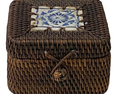 Asian Handmade Rustic Brown Rattan Square Accent Small Box