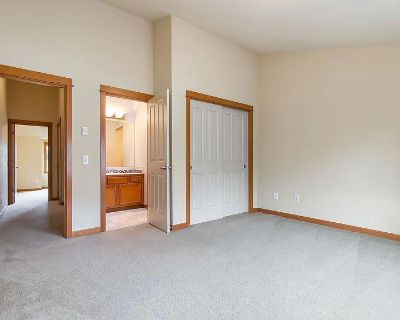 Unfurnished Room for Rent - Geeky, LGBTQ+ Friendly Home in Pinehurst