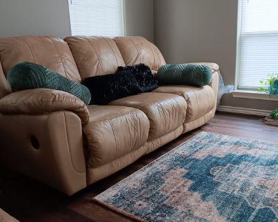 Casey (Has a House) on iROOMit. Room in the 1 Bedroom 1BA House For Rent...