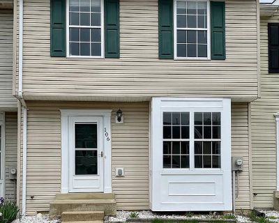 3 Bedroom 1BA 1600 ft Townhouse For Sale in Stephens City, VA