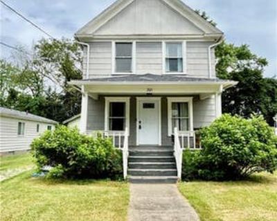 3 Bedroom 2BA 1088 ft Single Family Home For Sale in AKRON, OH