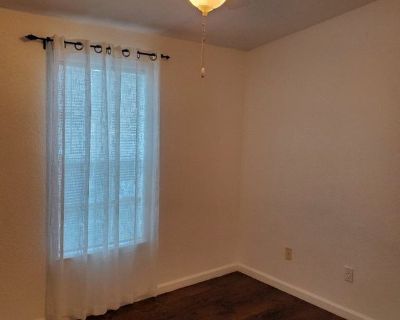 Unfurnished Room for Rent - Single bedroom available