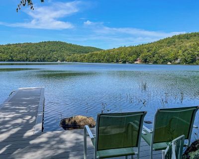 4 Bedroom 3BA House Vacation Rental in Heart Pond Hideaway, Orland, ME