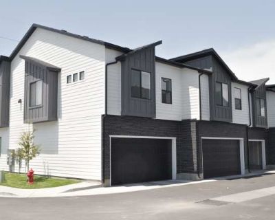 4 Bedroom 3.5BA 2200 ft Apartment For Rent in Logan, UT