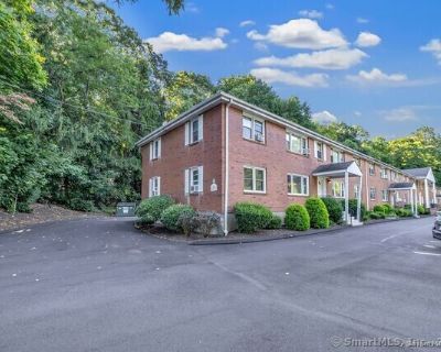 2 Bedroom 1BA 823 ft Condo For Sale in Shelton, CT