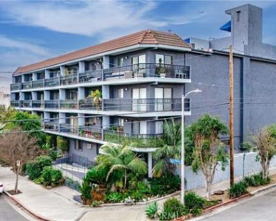 1 Bedroom 1BA 706 ft Condominium For Sale in WEST HOLLYWOOD, CA