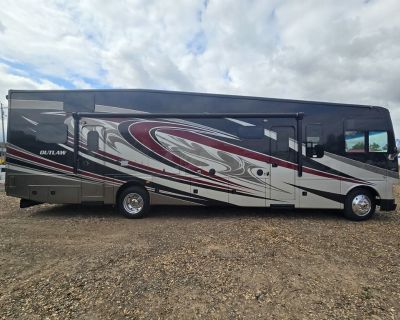 2016 Thor Motor Coach Outlaw 37LS