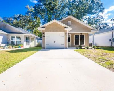 3 Bedroom 2BA 1179 ft Apartment For Rent in Ensley, FL