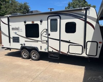 2017 Forest River Rockwood Mini Lite 2306 Travel Trailer with Winter Package