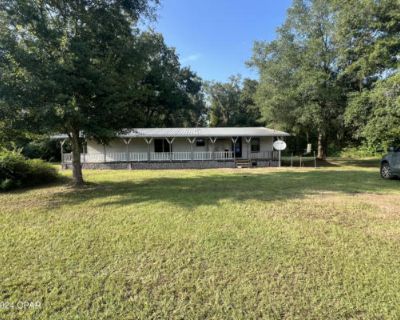 4 Bedroom 2BA 1680 ft Manufactured Home For Sale in COTTONDALE, FL