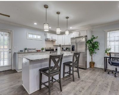 Furnished Room for Rent - Blue Beltline Oasis