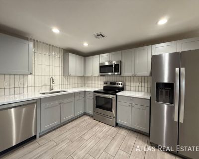 3412 W Orangewood Avenue. Jesse Murrieta jesse.murrieta@realatlas.com 480.207.2059 www.realatlas.com 2 RV GATES BACK HOUSE LARGE LOT DETACHED GARAGE CARPORT BASEMENT **SPECIAL ALERT: 2 WEEKS FREE+ APPLICATION REIMBURSEMENT WITH APPROVED APPLICATION AND SIGNED LEASE. (Concession can be divided over the 12-month initial lease term at a $146 credit or can be taken all upfront. Restrictions apply a...