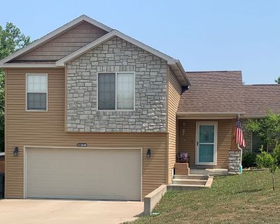 4 Bedroom 3BA Single Family Home For Rent in Saint Robert, MO