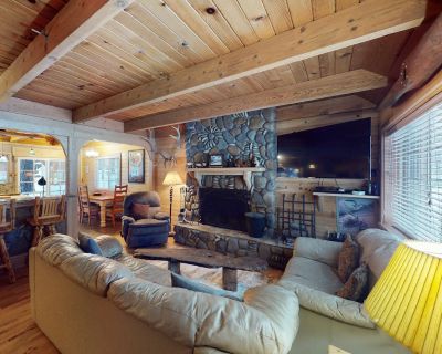 3 Bedroom 2BA House Vacation Rental in Walkup Pines, South Lake Tahoe, CA