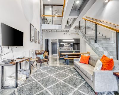 2 Bedroom 2.5BA House Vacation Rental in Heart of Rose City - Q21 #2115, Portland, OR