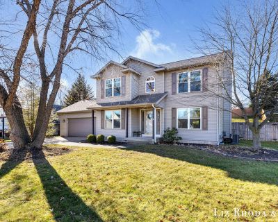 3 Bedroom 3BA 1766 ft Single Family House For Sale in Rockford, MI