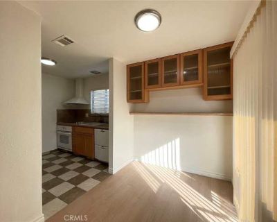 2 Bedroom 1BA 820 ft Pet-Friendly Apartment For Rent in Diamond Bar, CA