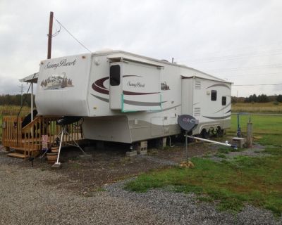 2006 Sunnybrook fifth wheel