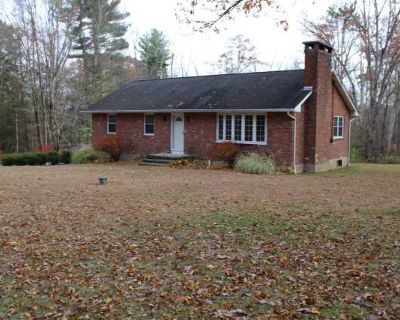 3 Bedroom 2BA 1196 ft Apartment For Rent in Litchfield County, CT