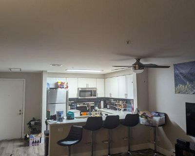 Room For Rent in 2BR 1BA Property, Kent, WA