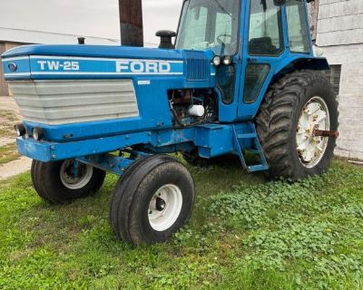 Ford TW25 Tractor For Sale In Pontiac, Illinois 61764
