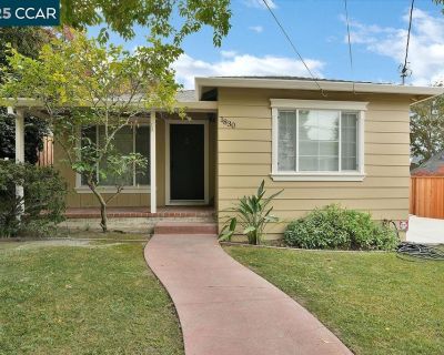 3 Bedroom 1BA 1220 ft Apartment For Rent in Martinez, CA