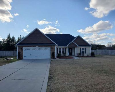 3 Bedroom 2BA 1592 ft Pet-Friendly Apartment For Rent in Cumberland County, NC