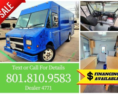 2000 Freightliner MT35 single axle step van has been equipped with a state-of-the-art 2020 kitchen b