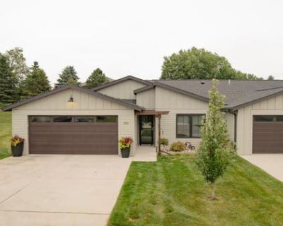 3 Bedroom 2BA 1588 ft Townhouse For Sale in SPIRIT LAKE, IA
