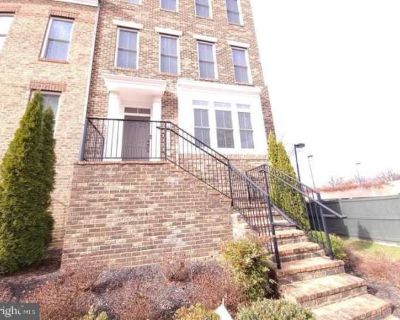 11402 RIDGELINE Road. image_url. Patio / balcony Granite counters Hardwood floors Dishwasher Garage Recently renovated Unit Amenities carpet ceiling fan dishwasher fireplace garbage disposal granite counters hardwood floors ice maker microwave patio / balcony range refrigerator walk in closets recently renovated stainless steel Property Amenities parking bbq/grill garage. 3 Bedroom. 5 Bathroom....