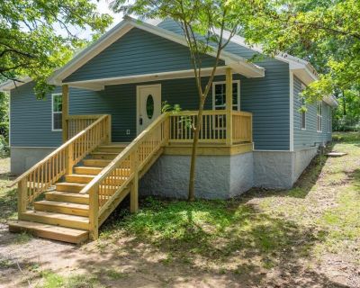 3 Bedroom 2BA 1976 ft Single Family House For Sale in Batesville, AR