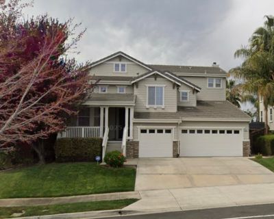 5 Bedroom 3BA 2652 ft Apartment For Rent in Brentwood, CA