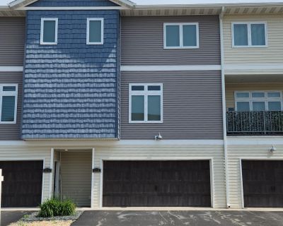 4 Bedroom 3BA 2118 ft Townhouse For Sale in North Mankato, MN
