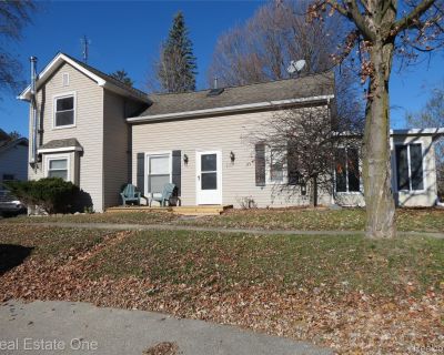 4 Bedroom 2BA 1584 ft Single Family House For Sale in Fowlerville, MI
