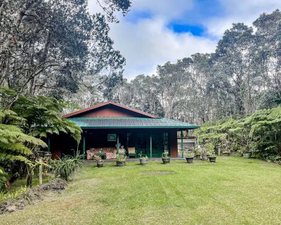2 Bedroom 2BA House Vacation Rental in Anthurium Cottage, Volcano, HI