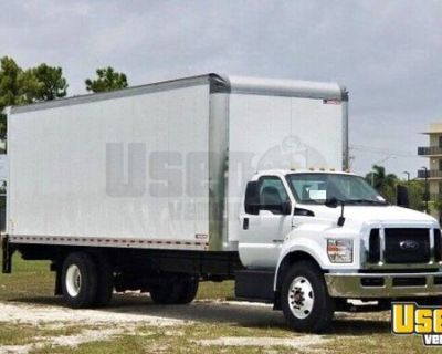 Like New 2023 Ford F-650 Super Duty 26' Dry Box Truck with 2500lb Lift Gate
