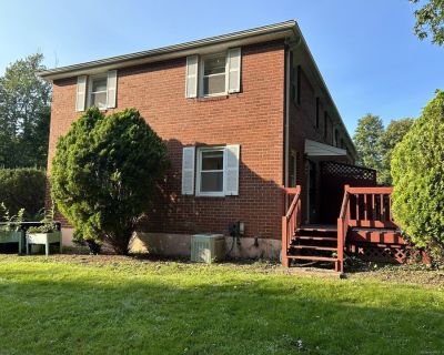 2 Bedroom 1BA 972 ft² Residential For Sale in North Branford, CT