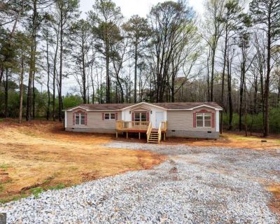 4 Bedroom 2BA 1800 ft Mobile Home For Sale in Commerce, GA