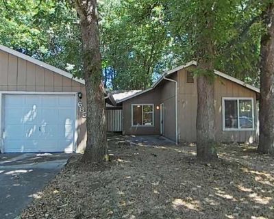3 Bedroom 1BA 1000 ft Pet-Friendly Apartment For Rent in Corvallis, OR