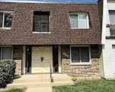 2 Bedroom 2BA 1150 ft² House For Rent in Woodridge, IL 3018 Roberts Dr #5