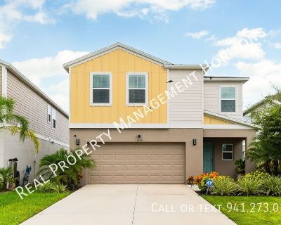 4 Bedroom 3BA 2039 ft Furnished Pet-Friendly Single-family home For Rent in Parrish, FL