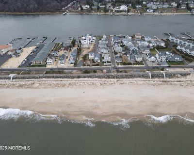 4 Via Ripa, 3. Calling all surfers artists! Newly renovated Studio first floor studio unit less than 1 block to the Beach and the River. Ideally located in northern Sea Bright within minutes of Sandy Hook's beaches and trails close to top shopping dining. Hop in for a morning surf and still make it to the Highlands ferry in time to commute to NYC. Tremendous price for annual lease compared to s...