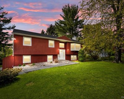 3 Bedroom 2BA 1660 ft Single Family House For Sale in Mahopac, NY