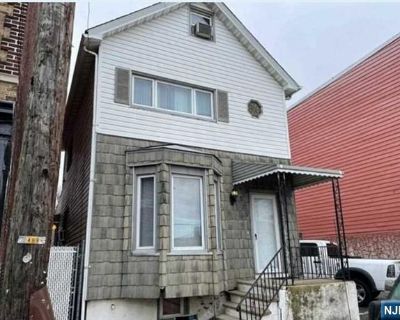 2 Bedroom 2BA Single Family House For Rent in Harrison, NJ