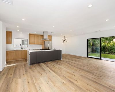 4 Bedroom 2BA 1820 ft Apartment For Rent in Valley Village, CA